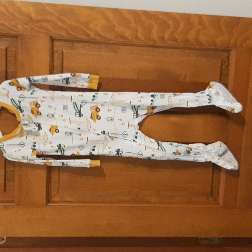 Pajamas - Construction
